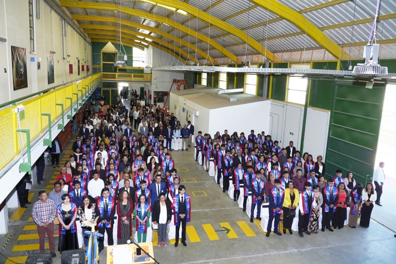 Con éxito se titularon 80 alumnos(as) de Electricidad, Mecánica Industrial y Explotación Minera