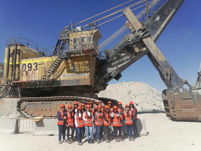 Alumnas de cuartos medios vivieron gran experiencia visitando División Chuquicamata