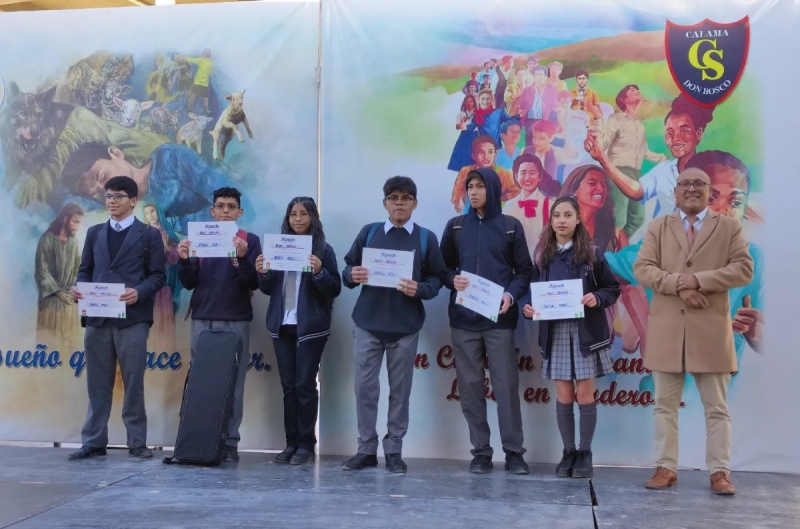 Don Bosco Calama entrega 15 becas 